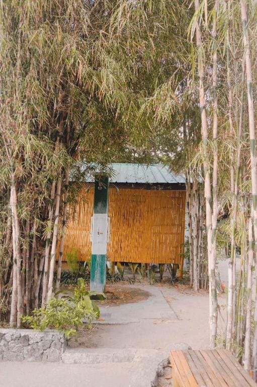 Batanags Beach Room for 6 with FREE WIFI Villa in Calabarzon