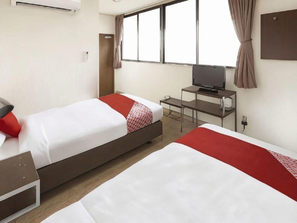 OYO Business Hotel Suehiro Matsuyama Hotel in Japan