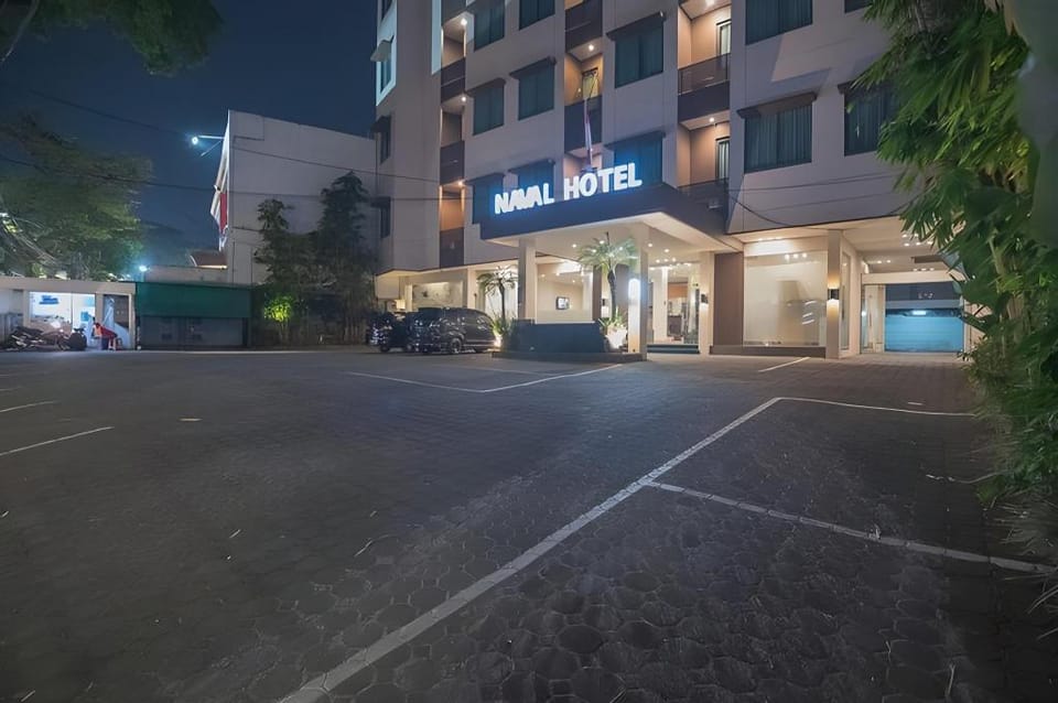 RedDoorz Premium near Paris Van Java Mall Hotel in Bandung