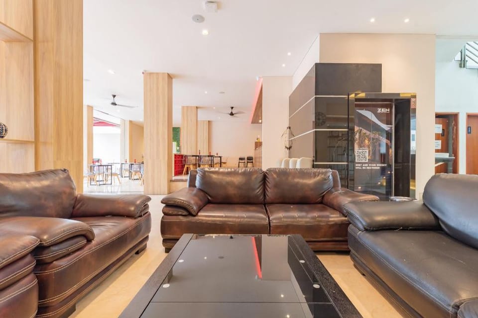 RedDoorz Premium near Paris Van Java Mall Hotel in Bandung