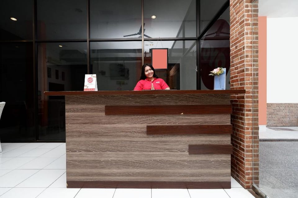 OYO 1251 Residence 8 Hotel in Indonesia