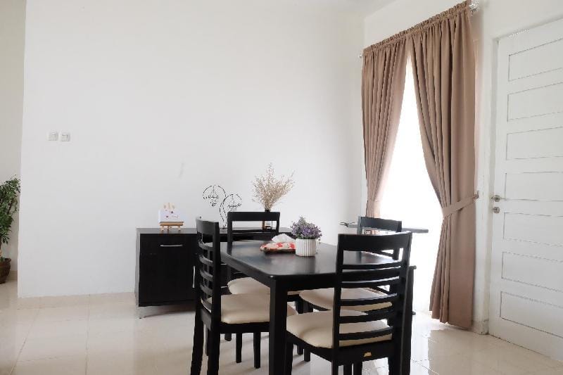 ABODE HOMES - Sentosa  3BR|7 min Alam Mayang#C303 Vacation rental in West Sumatra, Indonesia