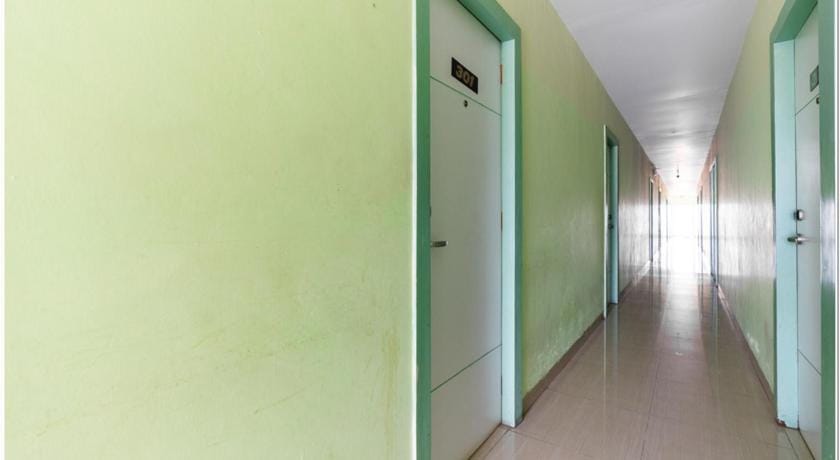 RedDoorz Plus @ Hertasning Area Makassar Hotel in Indonesia