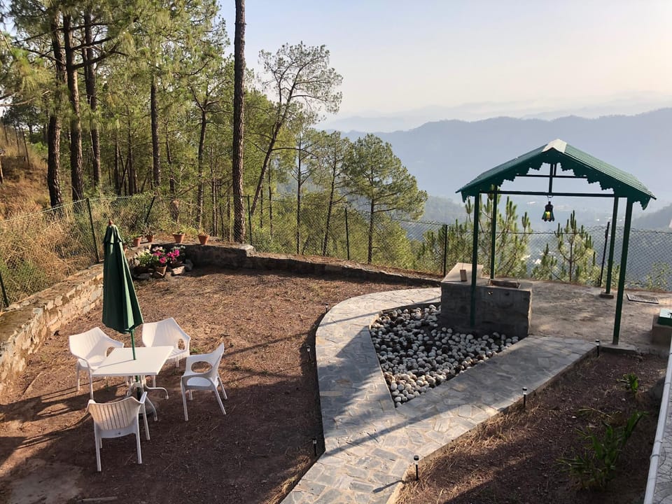 Pine Crest West Menage - Abode in nature's bounty Vacation rental in Himachal Pradesh