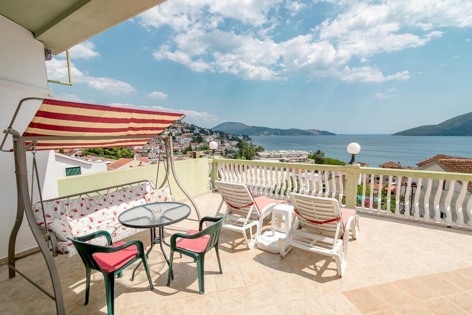 Boka Bay Apartment # 4  Apartment in Dubrovnik-Neretva County