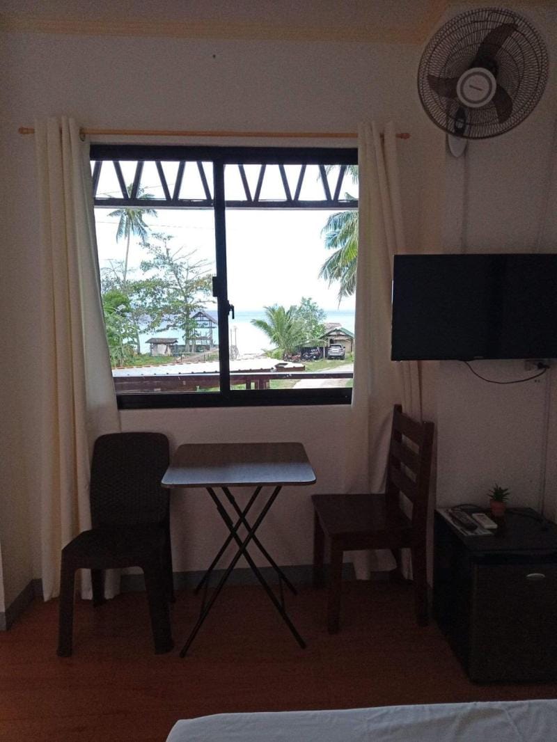 MLB BEACHFRONT APT 6 Apartment in Northern Mindanao