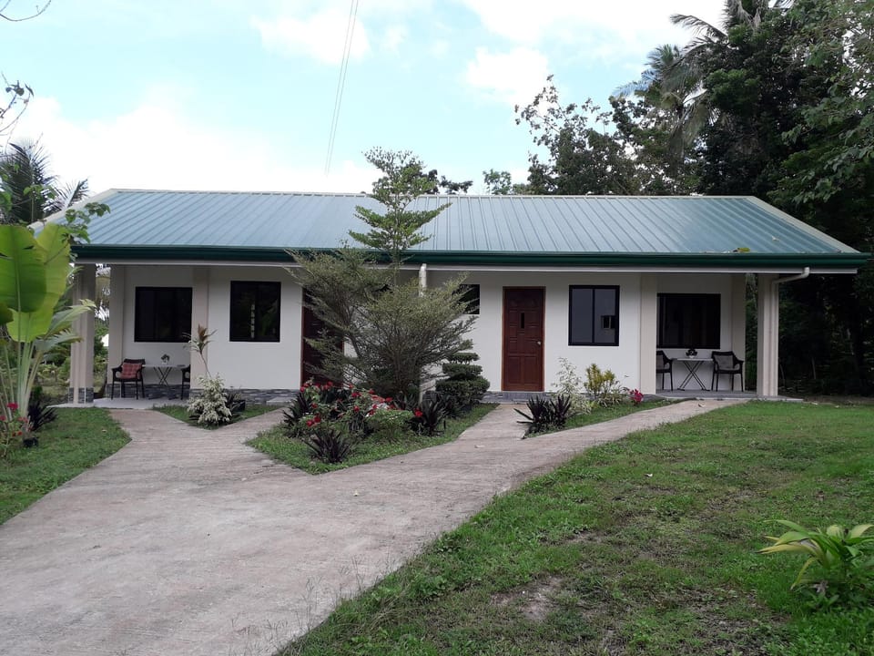 Gals guesthouse NO more Brown out equipped w/Solar Vacation rental in Siquijor