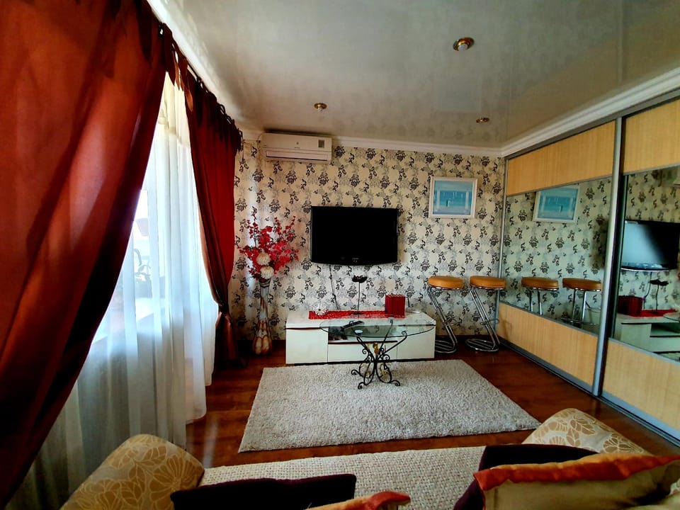 Center Voznesenskaya Luxury free Wifi Apartment in Dnipro