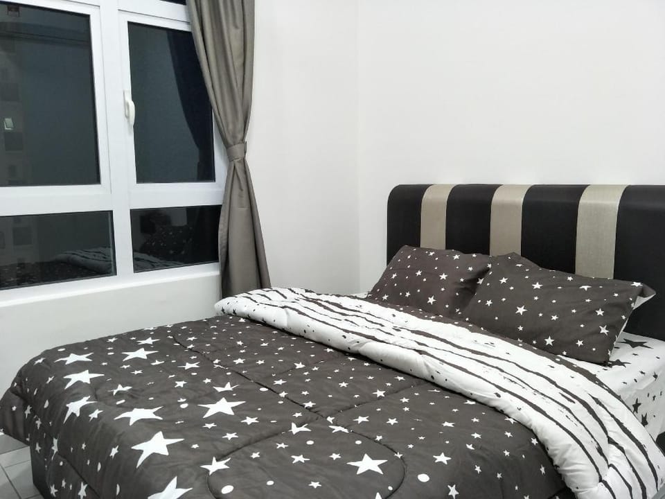 HOT!]Mesahill 5 star Bed + Smart TV&Pool Cnr Unit Apartment in Negeri Sembilan, Malaysia