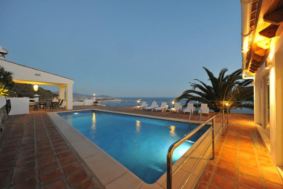 Alfa Mar Villa 5BR Sleeps 10 w/Pool & Ocean View Villa in Costa Tropical