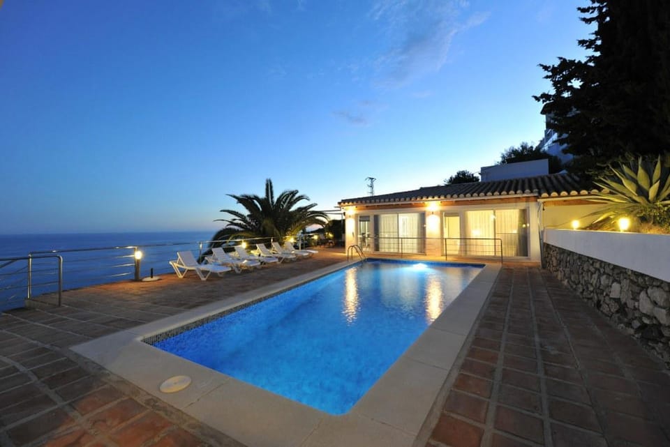 Alfa Mar Villa 5BR Sleeps 10 w/Pool & Ocean View Villa in Costa Tropical