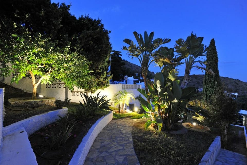 Alfa Mar Villa 5BR Sleeps 10 w/Pool & Ocean View Villa in Costa Tropical