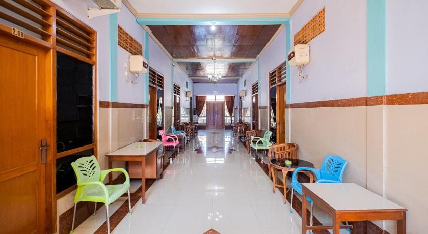 RedDoorz Syariah near Alun-Alun Bojonegoro Bed and Breakfast in East Java