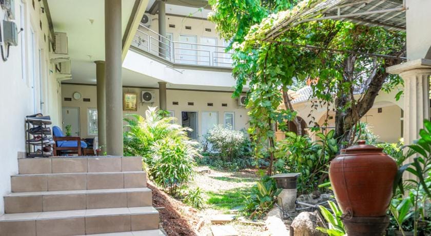 RedDoorz near Gajahmungkur Semarang Bed and Breakfast in Indonesia