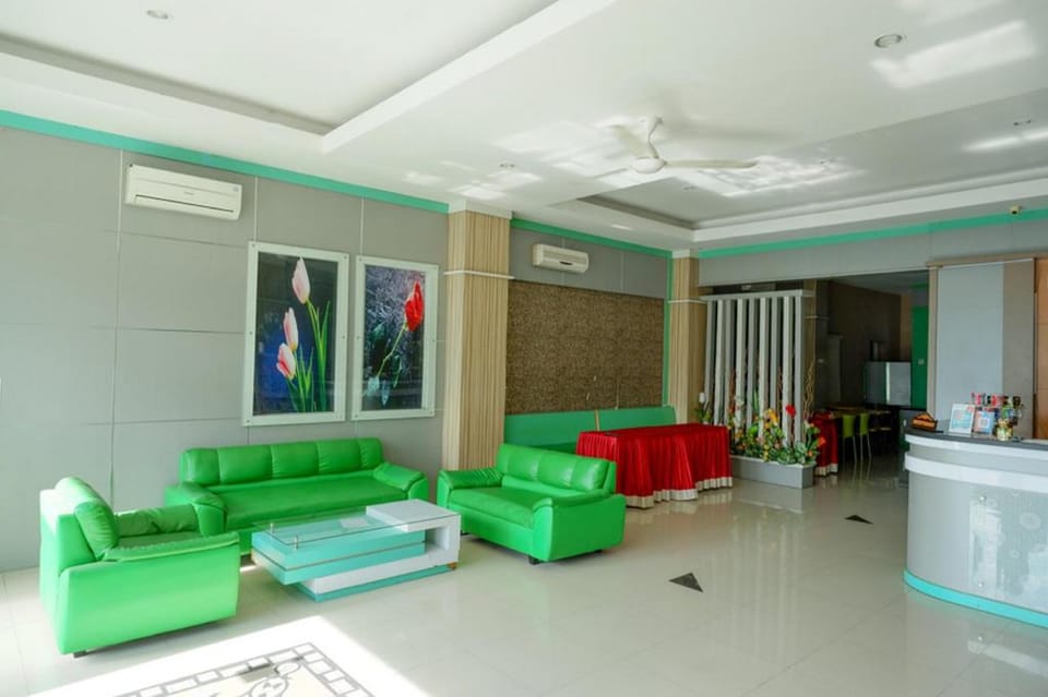 RedDoorz @ Jalan Emmy Saelan Palu Hotel in Indonesia