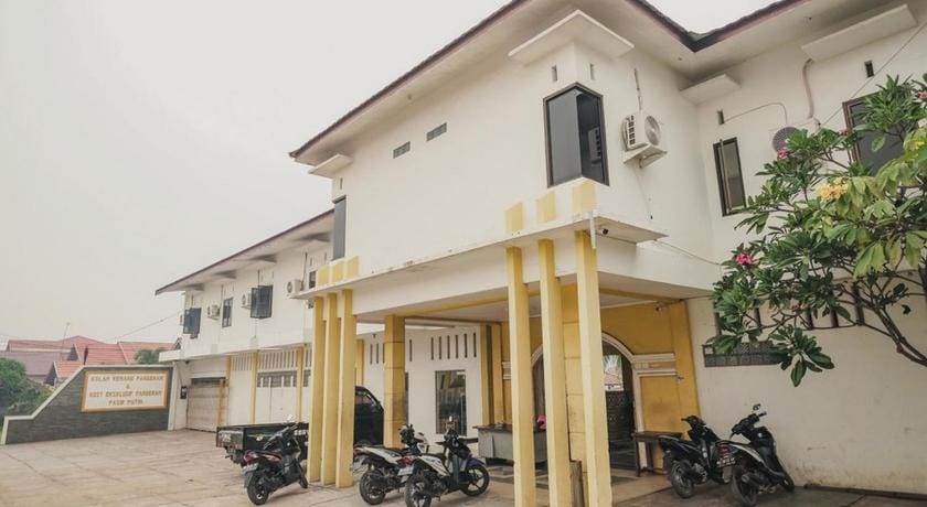 RedDoorz Syariah @ Pasir Putih Jambi Bed and Breakfast in Indonesia