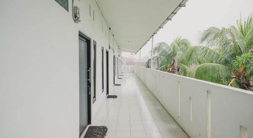 RedDoorz Syariah @ Pasir Putih Jambi Bed and Breakfast in Indonesia