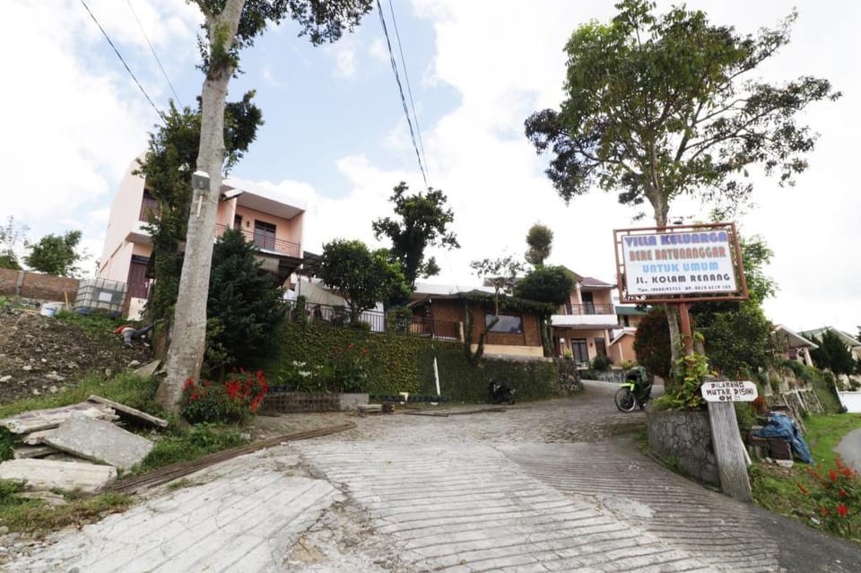 Villa Keluarga Bre Batunanggar Bed and Breakfast in Indonesia