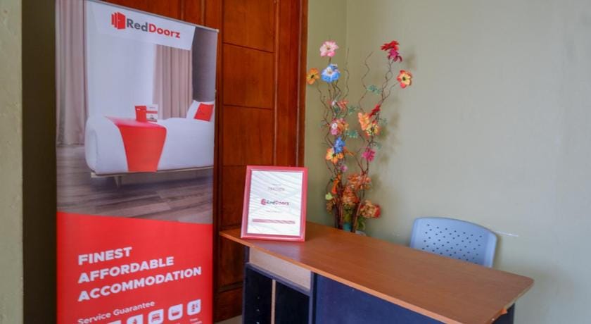 RedDoorz Syariah near Alun Alun Pati Bed and Breakfast in East Java