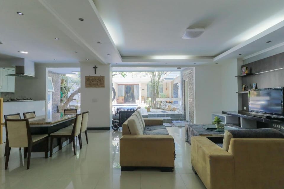 Kubu Kalih Residence Hotel in Denpasar