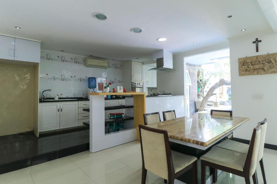 Kubu Kalih Residence Hotel in Denpasar