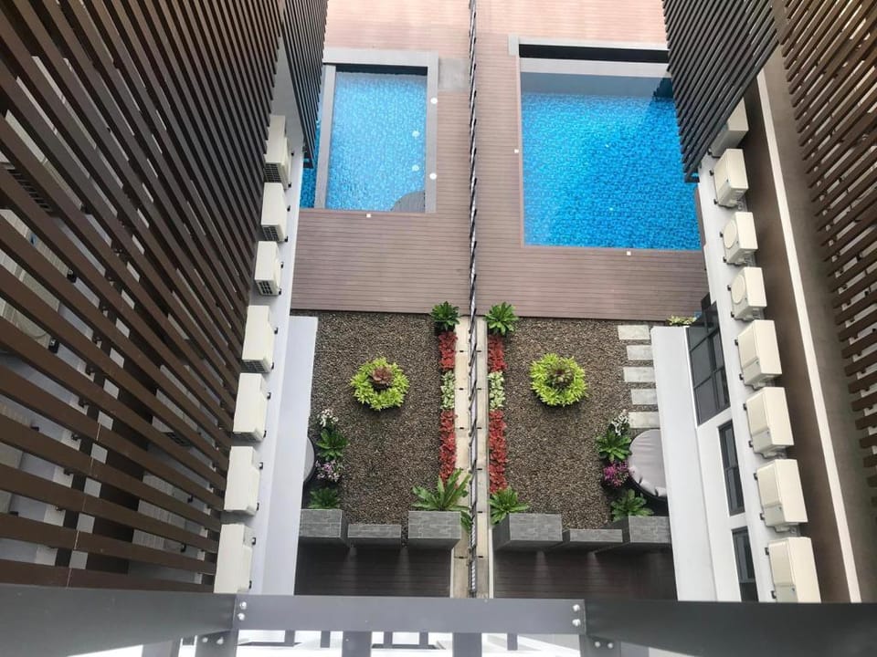 Wow, Gorgeous Sunsets 5 Star Beach Condo (Netflix) Apartment in Chon Buri Changwat