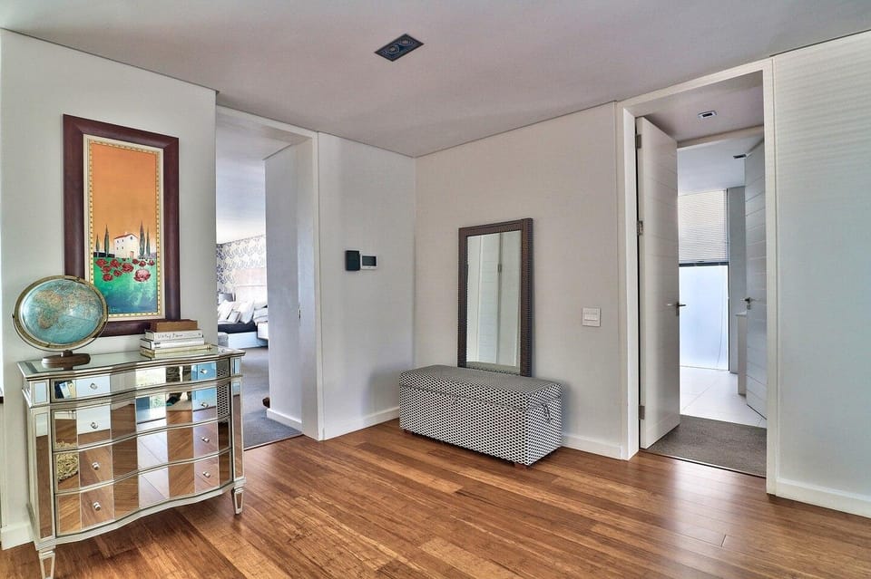 Beautiful Modern Luxury  Villa - Fresnaye - 4BR Villa in Sea Point