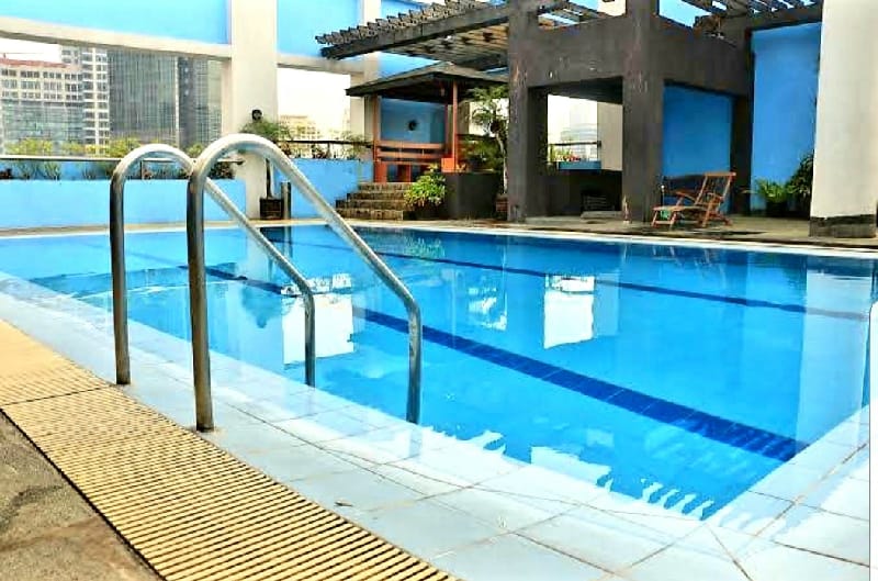 Studio Prime across greenbelt (Wifi + Netflix) Apartment in Pasay