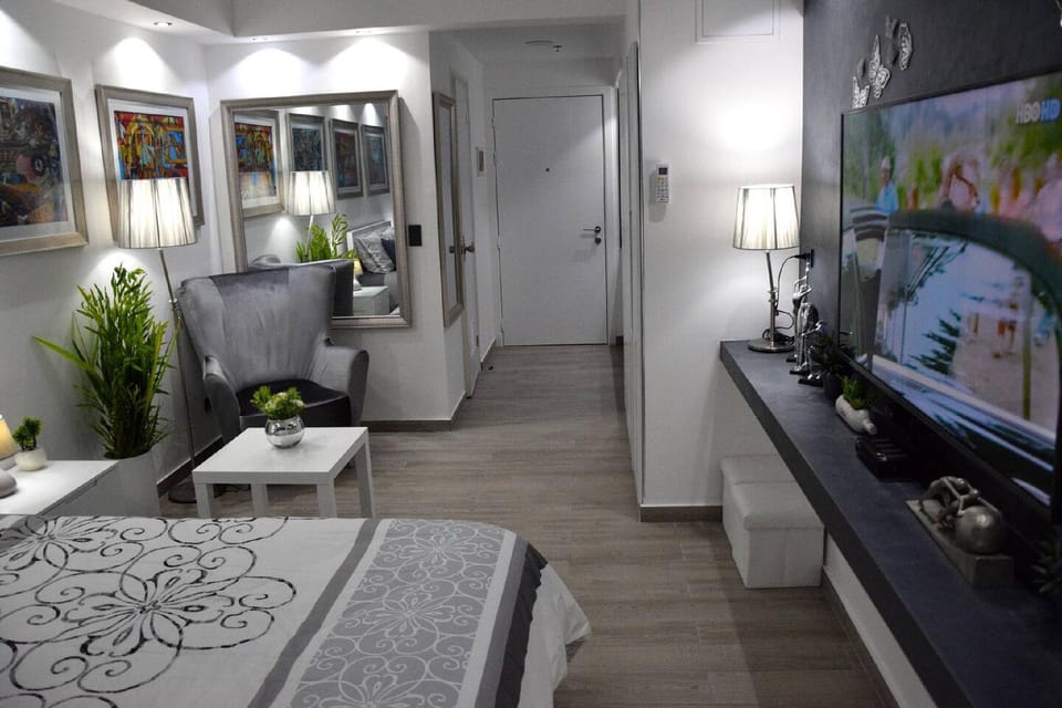 Makati Luxury Apartments Jazz U4031 Tower D Apartment in Makati