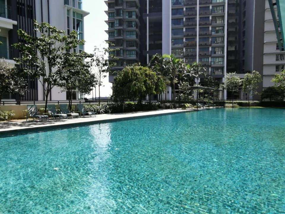 Dreamy Houzz  JB Enjoy Chill  1 -6pax 5min to Lego Apartment in Johor