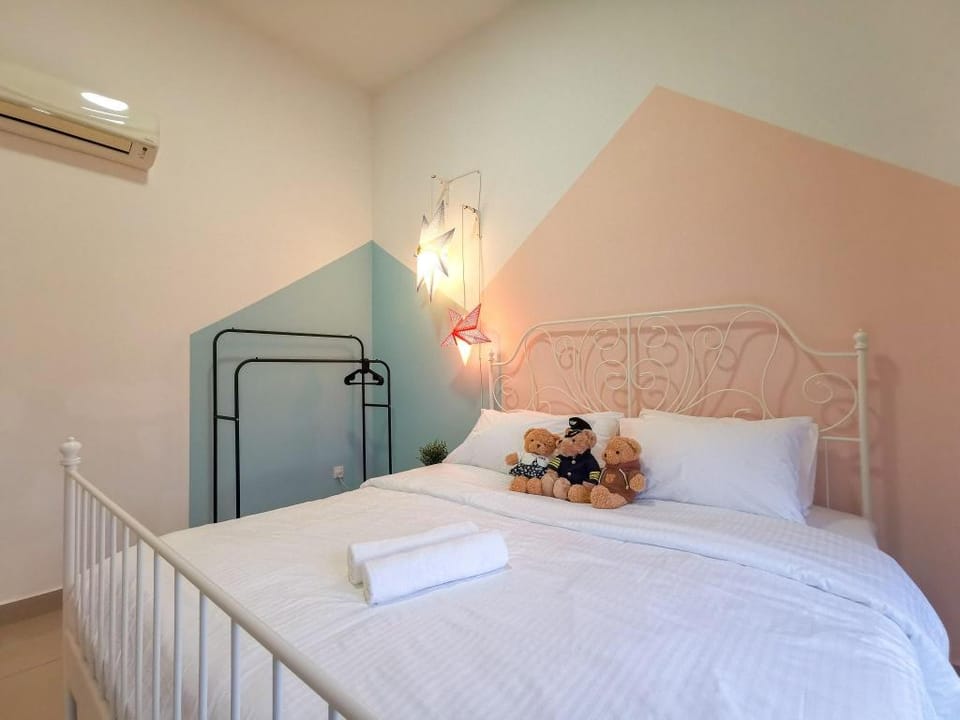 Manhattan Austin Heights Bear Suite by Nest Home Apartment in Johor Bahru