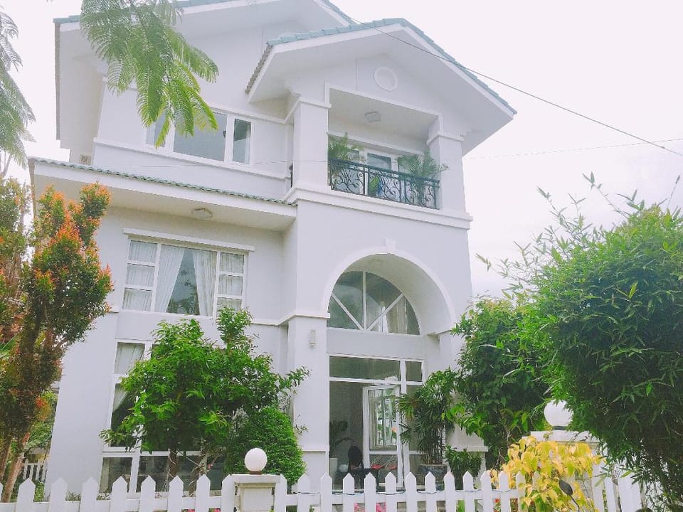 LY LY VILLA Villa in Nha Trang