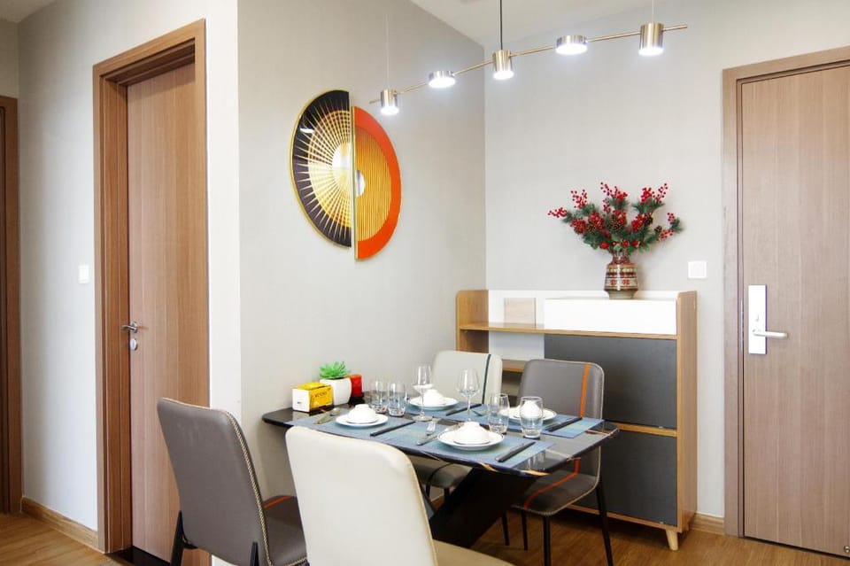 QMP-Vinhome Skylake-Cozy 2BR w/ Views & Gym Access Apartment in Laos