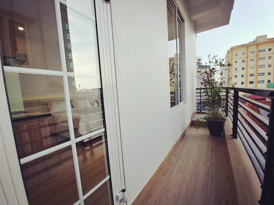 Lyn house Studio in HN, modern & minimalism style Vacation rental in Hanoi