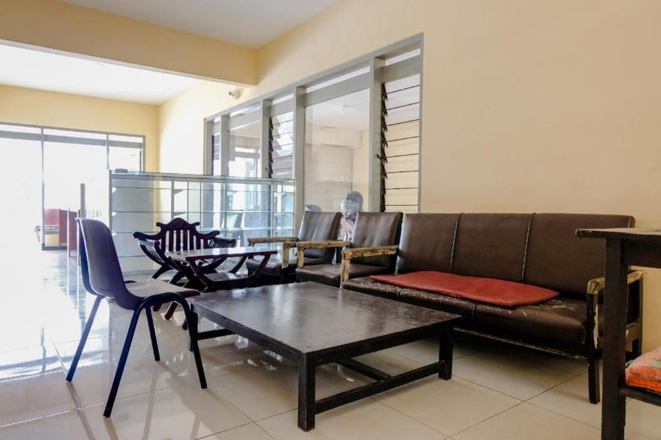 OYO 1289 Cbr Residence Hotel in East Java