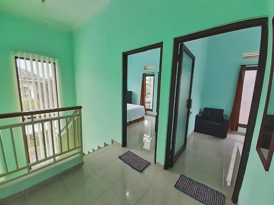 Villa Edelweis 3 kamar No. 7 dekat Museum Angkut Villa in Batu
