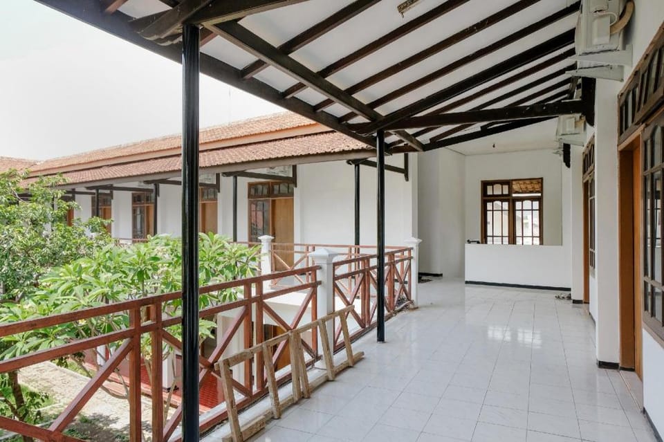 Hotel O Kina Family Residence Syariah Hotel in East Java