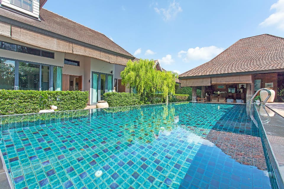 Sunshine Pool Villa 5BR Sleeps 16 w/ Breakfast Villa in Thailand