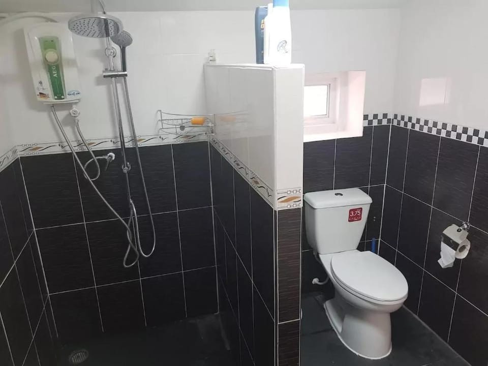 Beautiful 3 bedroom newly renovated house Vacation rental in Pattaya City