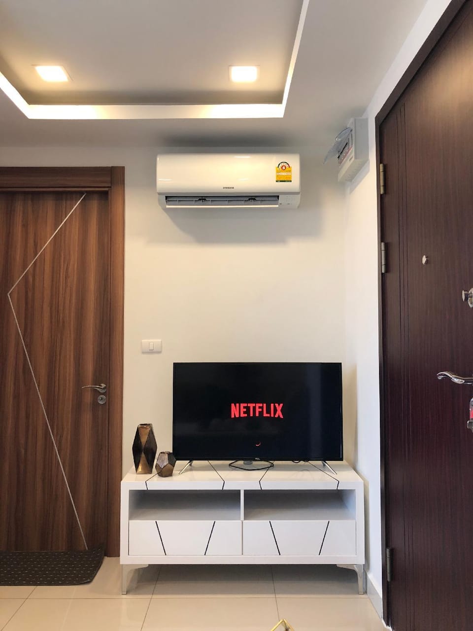 Luxury Condo - 5min Walking Street -Pool & Jacuzzi Apartment in Pattaya City