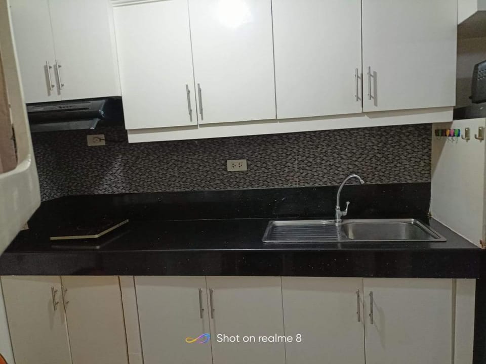 Junior's 2-BR &1T/Bath  Oasis Condo Beside SM Mall Apartment in Davao City