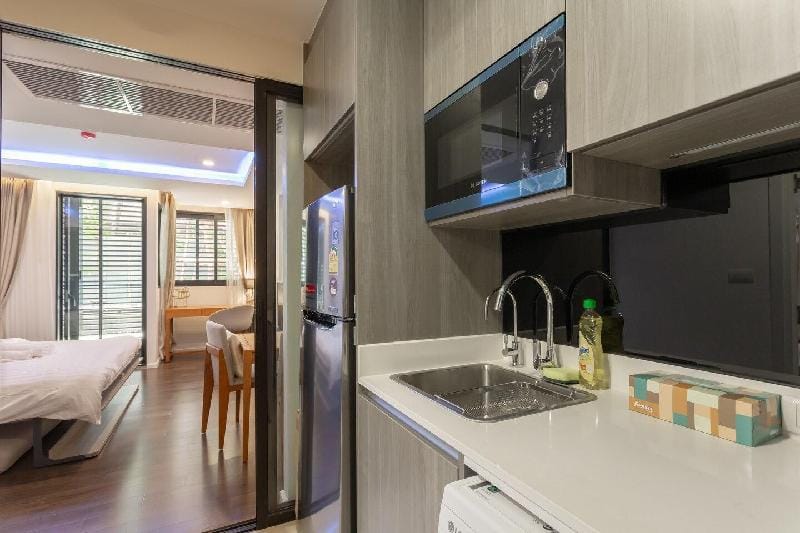 LUXURY CENTRAL 5mins walk to BTS Asok!max2ppl!(64) Apartment in Bangkok