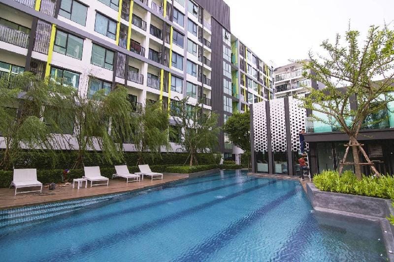 Exquisite apartment Stylish pool + gym/mono8 Apartment in Bangkok