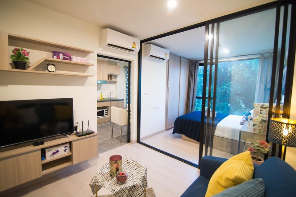 Exquisite Art and One-Bedroom Apartment Apartment in Bangkok