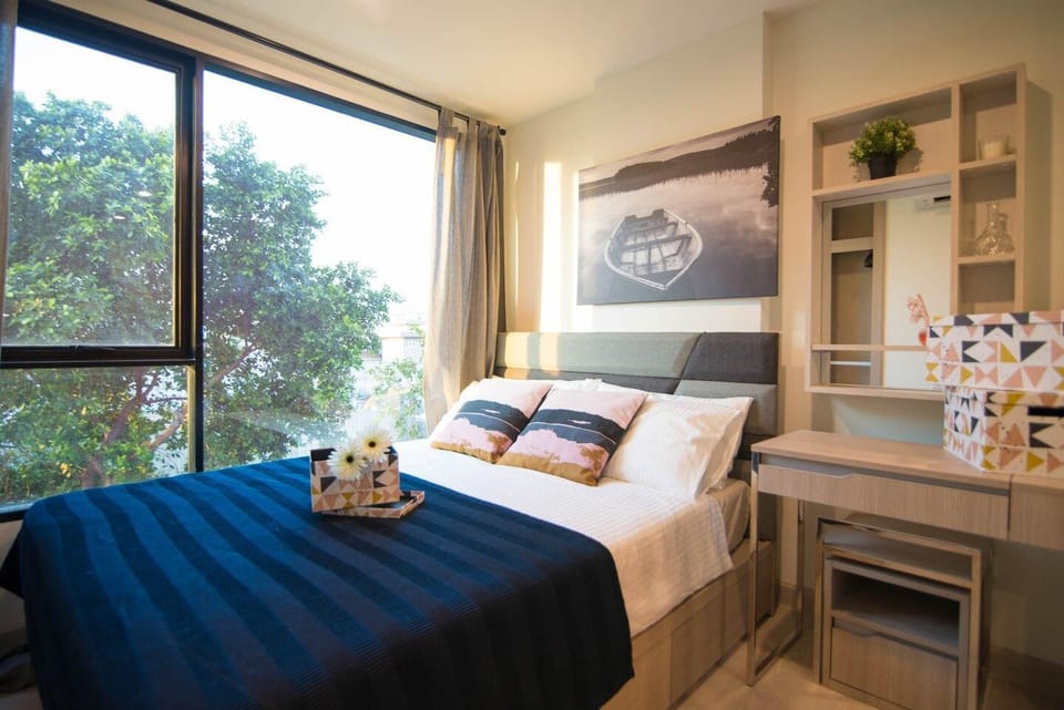 Exquisite Art and One-Bedroom Apartment Apartment in Bangkok