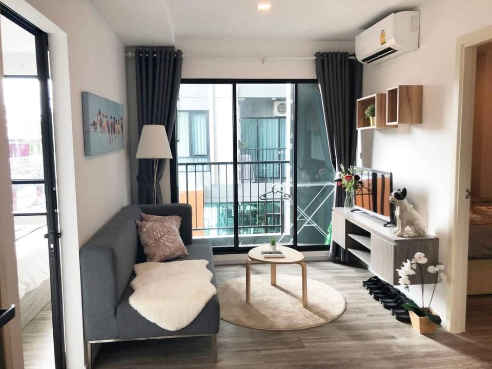 Comfortable APT. Near  BTS / Sky Pool /Bloft1 Apartment in Bangkok