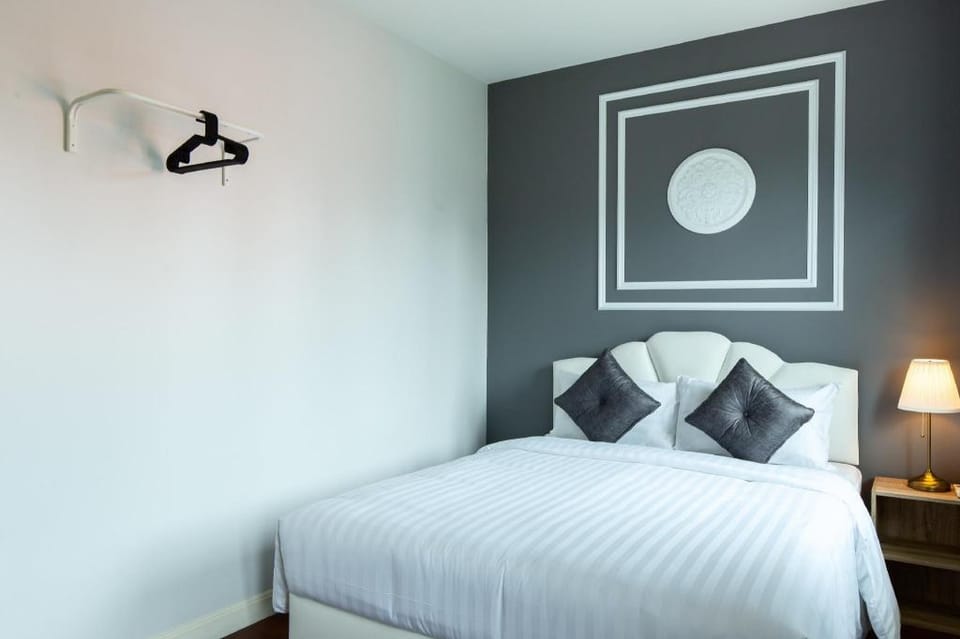 Breezy Haus By Max (Swimming Pool walk to BTS/MRT) Vacation rental in Bangkok