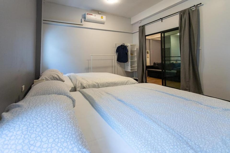 U3 Large 2 Bedroom Full kitchen 100m BTS Udomsuk Apartment in Bangkok