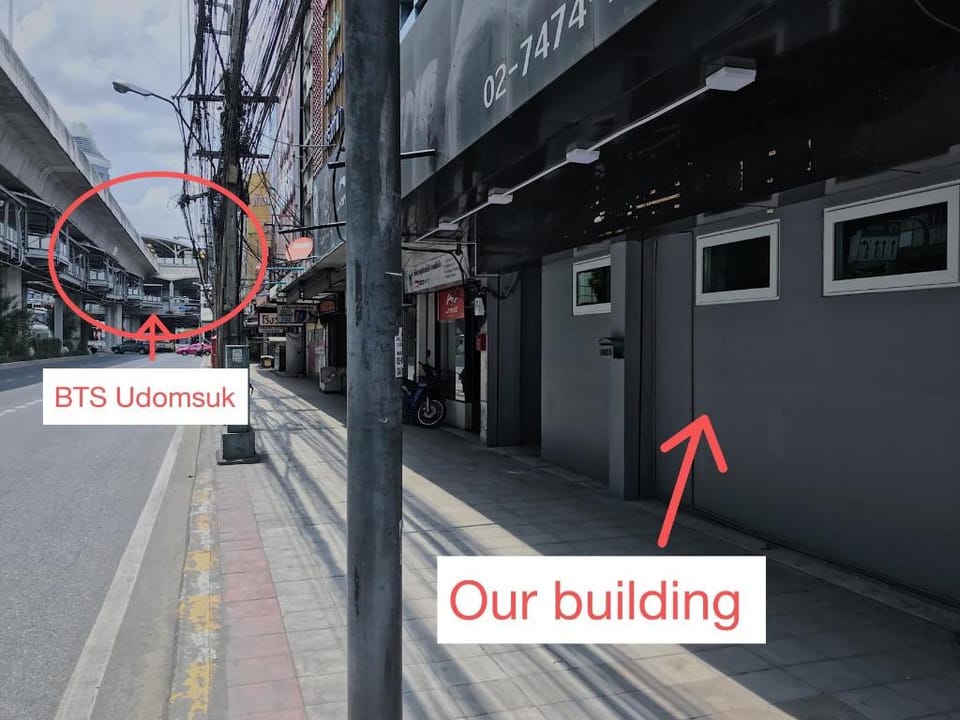 U2 Large 2 Bedrooms 100m to BTS station Apartment in Bangkok