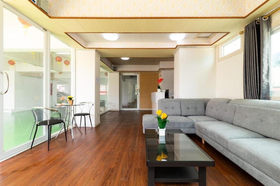 Two bedroom and one living room(business H ） Apartment in Bangkok